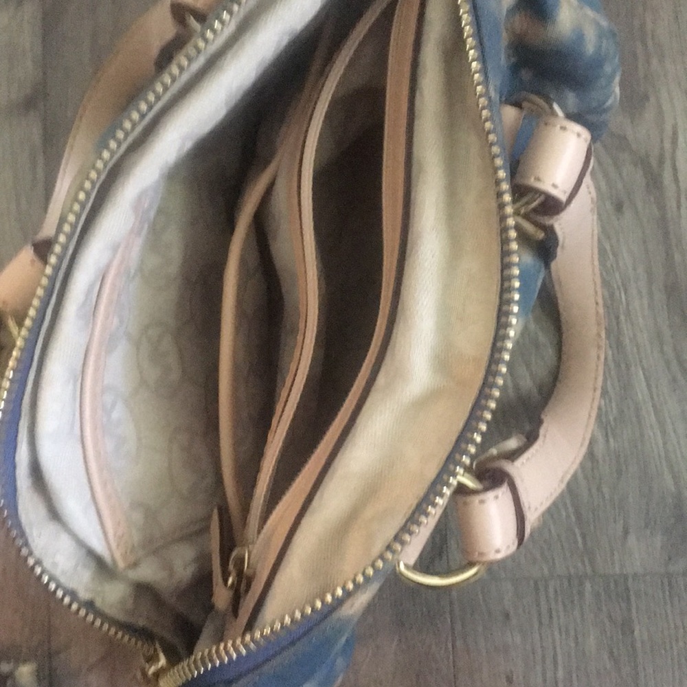 Purses - Picture 7 of 8